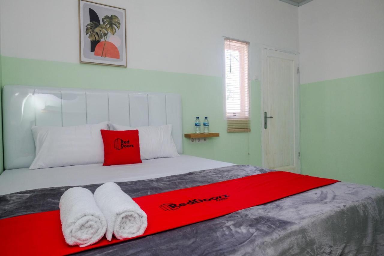 Reddoorz Near Tugu Kartasura Hotel Sukoharjo Exterior photo
